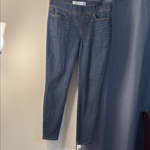 Levi's Blue Skinny Jeans with Smooth Texture - Picture 1 of 8